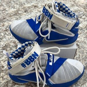 Nike Lebron Soldier IX GS  776471-104 Youth Sneakers Shoes Size 3.5